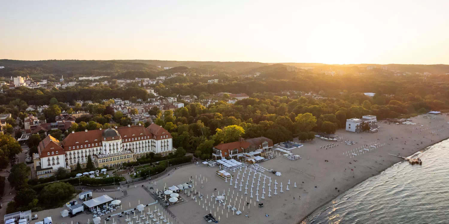 otograf dronowy, Filmy FPV, Zdjęcia nieruchomości z powietrza, Reelsy dronem, Filmowanie dronem, Tworzenie filmów FPV na potrzeby reklam, Profesjonalne zdjęcia i filmy z drona w Gdańskum, nagrywanie meczu dronem, filmy dronem cena, zlecenia dron 