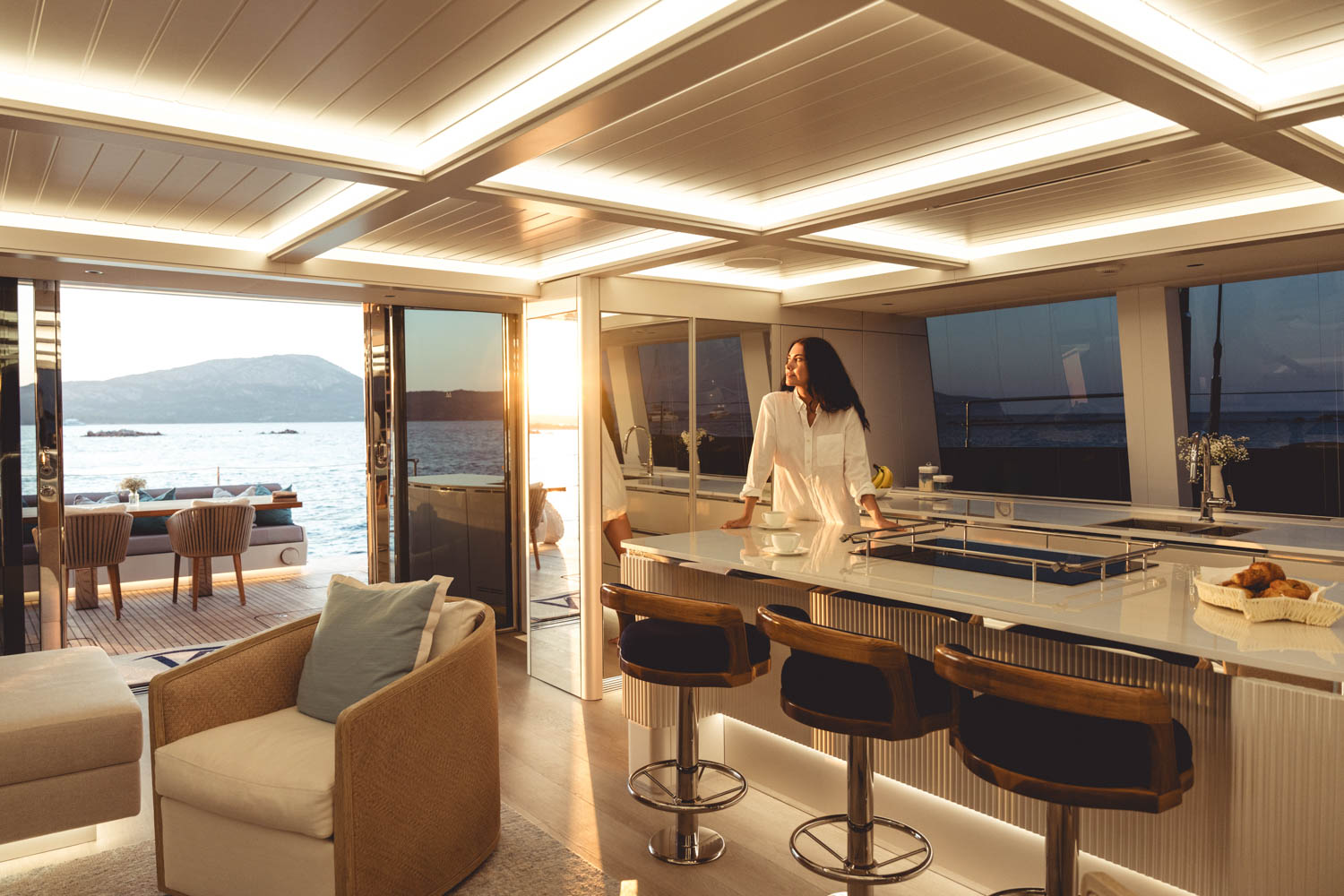 Editorial photography, Fotograf lifestyle, Fotograf mody, Outdoor fashion photos, Zdjęcia luksusowego jachtu, High-quality yacht photos, Ekskluzywne sesje edytorialowe na luksusowych jachtach